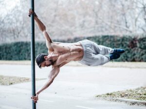 Leia mais sobre o artigo Calistenia para Iniciantes: Como Começar do Zero e Evoluir Rápido